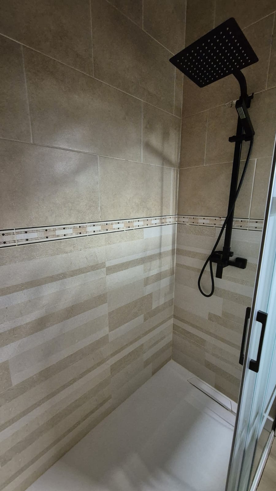 En Paco Piña Reformas realizamos este tipo de renovaciones parciales para que puedas disfrutar de un baño más moderno sin complicaciones innecesarias.