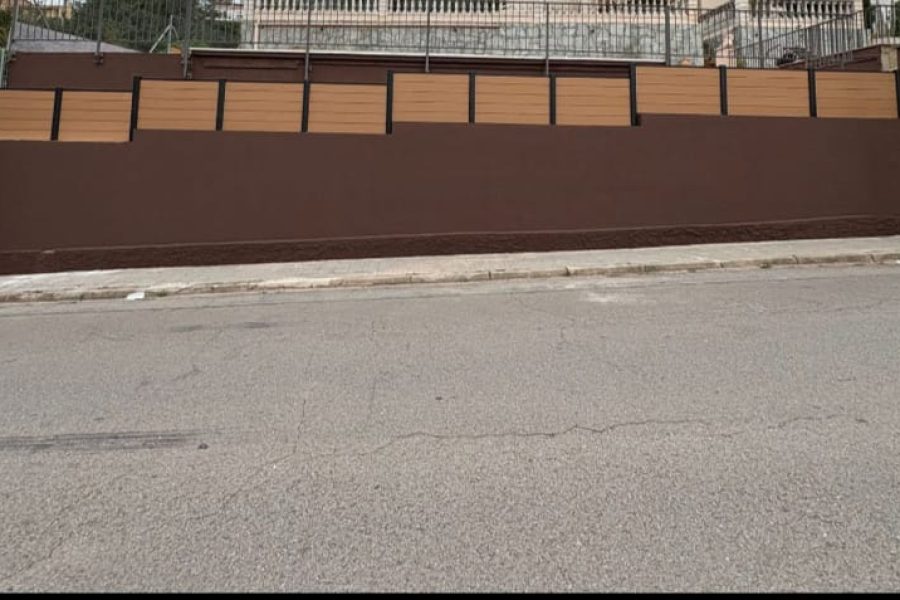 Valla exterior de madera tecnológica en Vallirana